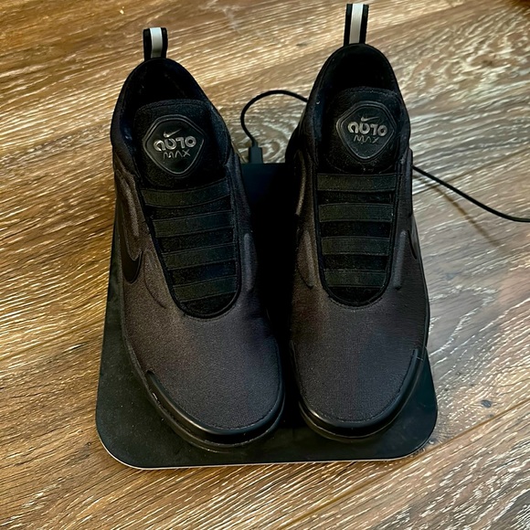 nike auto max triple black